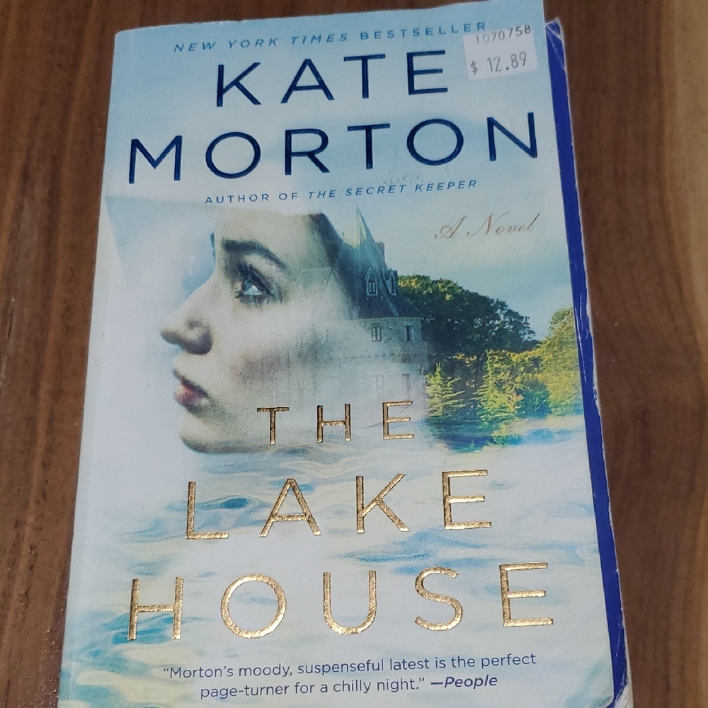 The Lake House by Kate Morton Paperback
